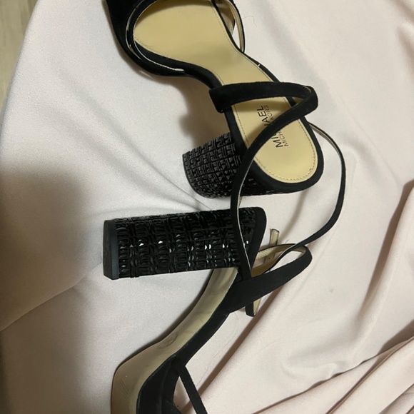 Micheal Kors Sandals - Picture 4 of 5